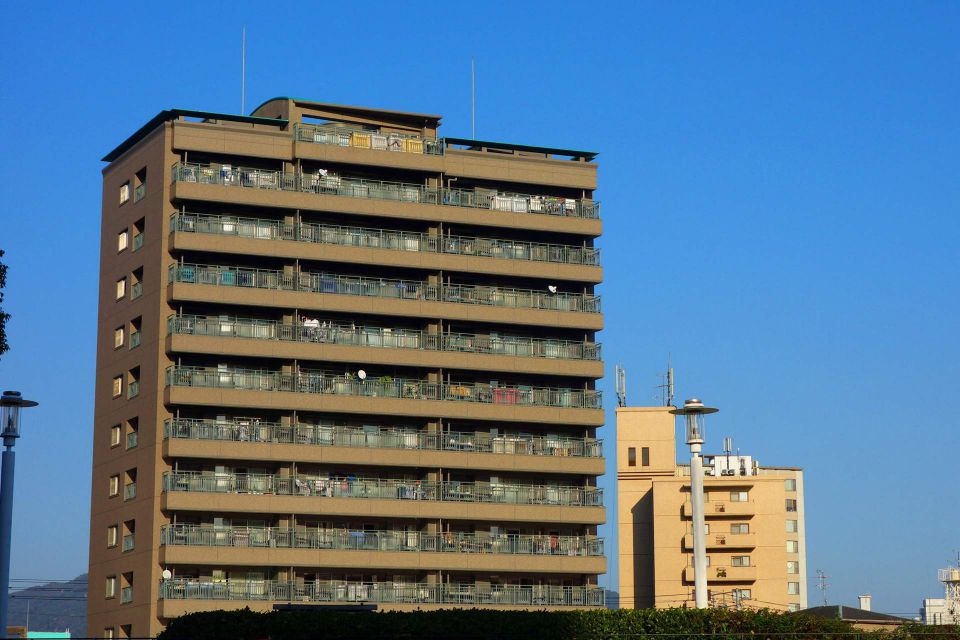 安全性と防犯性を守るために知っておきたいシャッター修理の費用や業者選びのポイント